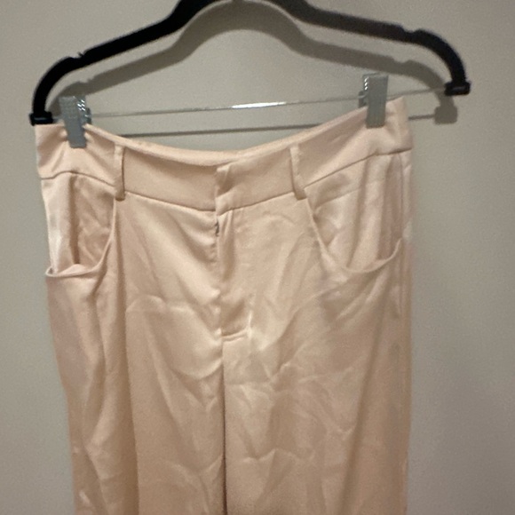 Cream Wide-Leg Satin Pants SHEIN XS / S . I never wore - Picture 6 of 9